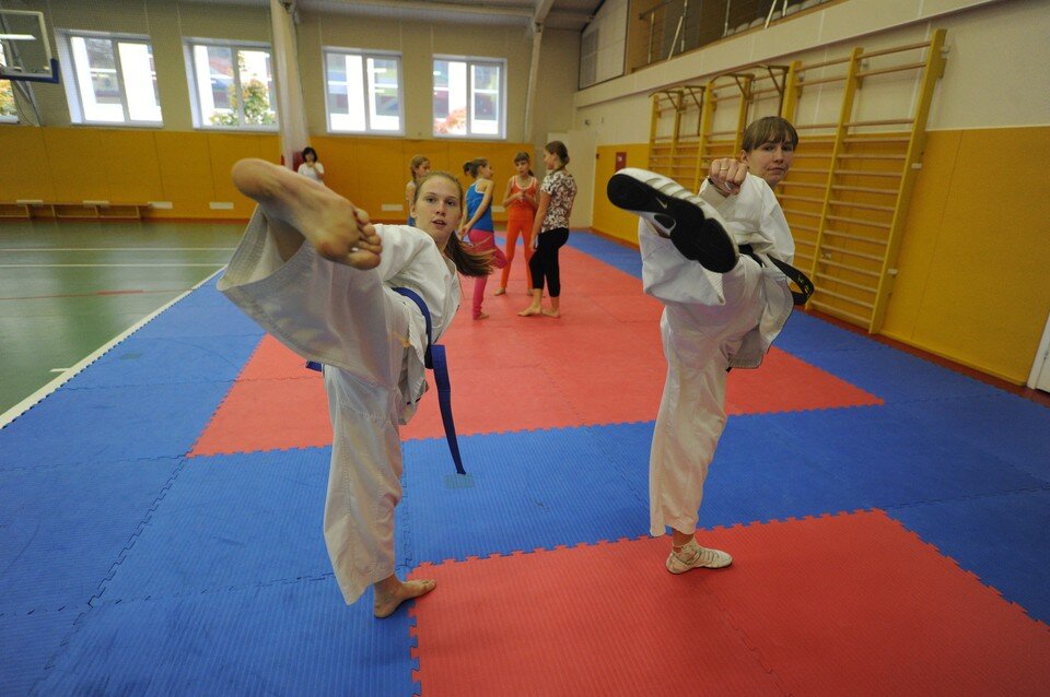     Спортсмены боролись за звание чемпиона турнира в разных категориях. Владимир ВЕЛЕНГУРИН