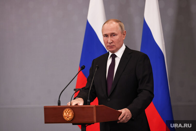    Владимир Путин посетил мероприятия, приуроченных к годовщине снятия блокады Ленинграда