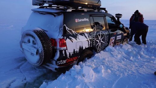 Тойота Крузак провалилась в наледь на Енисее. Самостоятельно выбраться ...