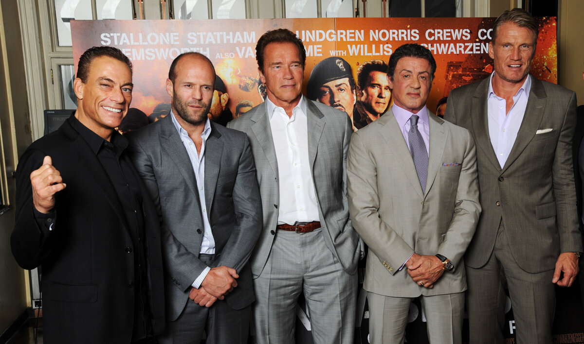 Да, Арни едва ли выше 180 см. источник фото - сайт https://clck.ru/WoQHC