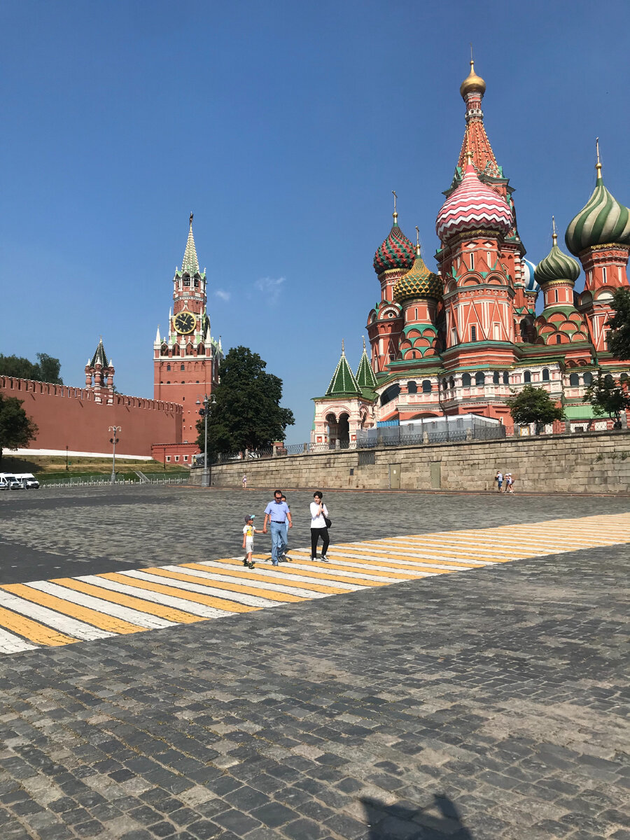 Виды с перехода у парка Зарядье 