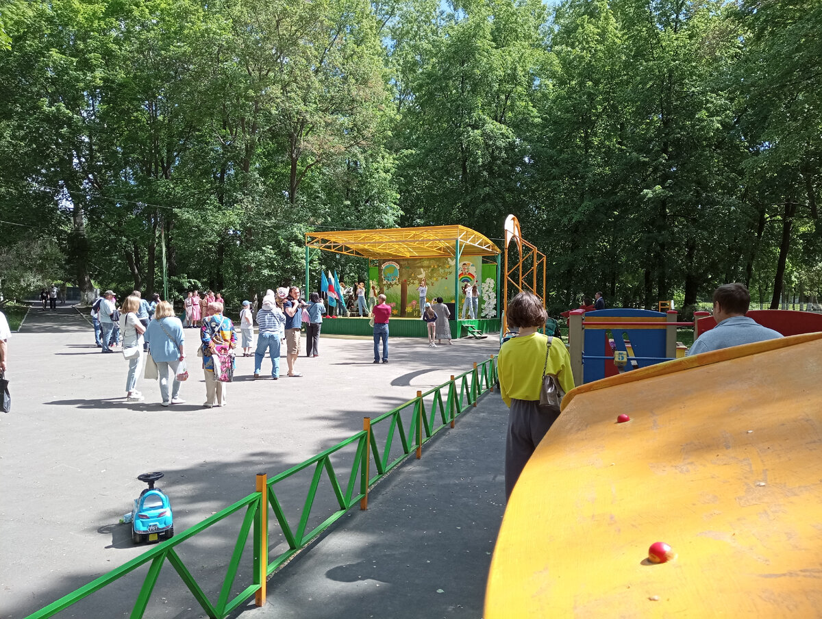 концерт в парке Матросова в честь дня России