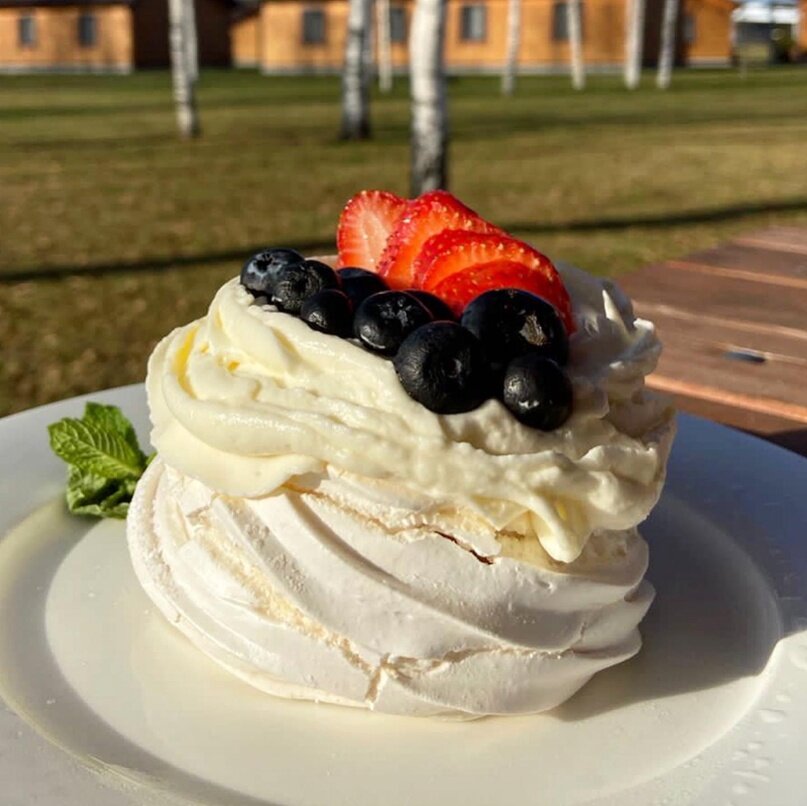 Десерт на оленьей ферме