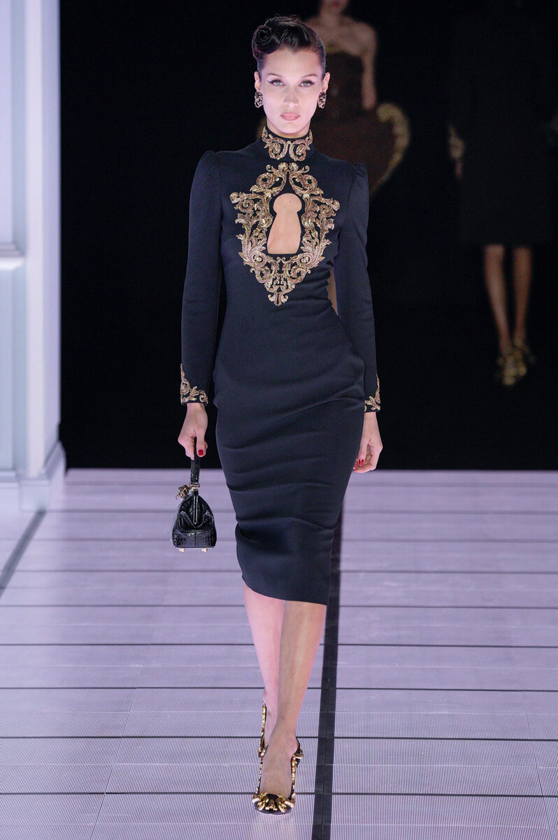 Подборка образов со стильной интерпретацией обозначенных в статье трендов с показов мировых модных домов