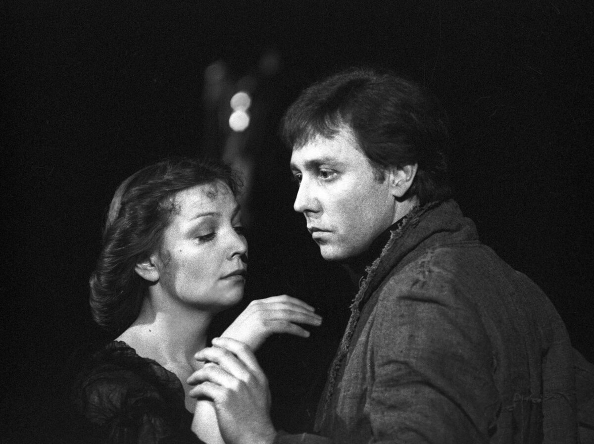    В начале 1960-х семья Ольги Остроумовой переехала в Куйбышев (Самара). В старших классах школы будущая артистка играла в одном из местных народных театров / РИА Новости