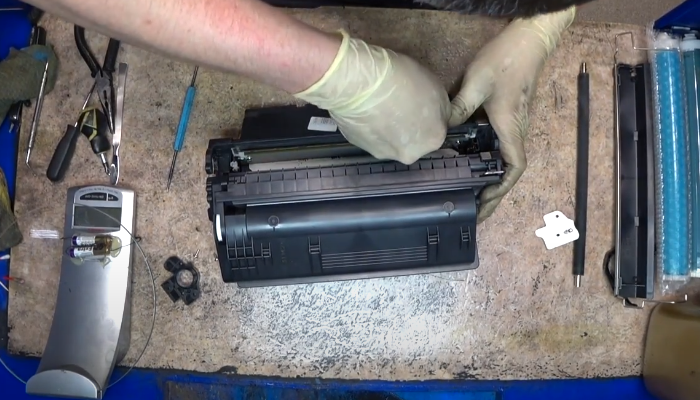 Фото 44. Расположение винтов на дозирующем лезвии