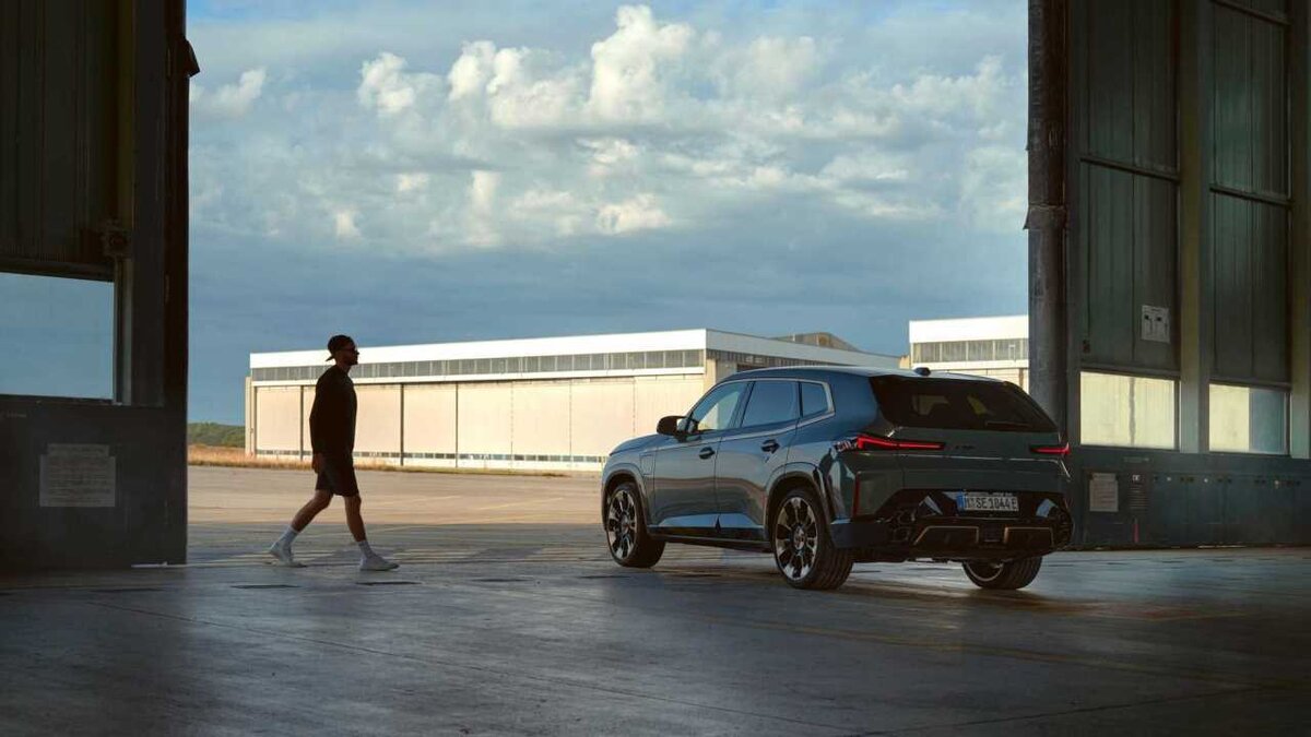   BMW