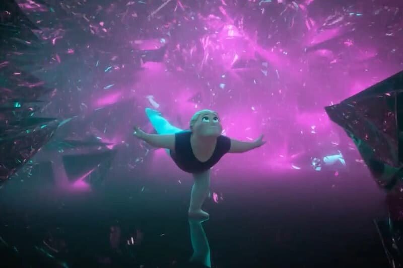 Некоторые пользователи Twitter обвинили Disney в «прославлении ожирения», в то время как другие не согласились, заявив, что для медиакомпаний важно адекватно отображать срез общества.