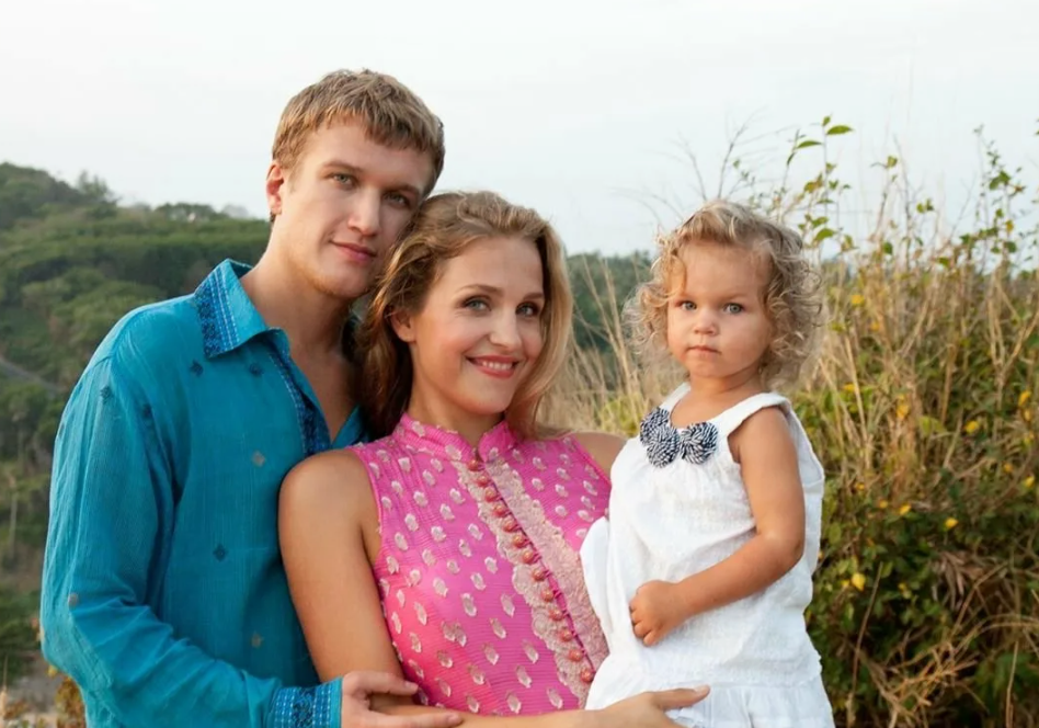 Актриса руденко любовь и ее сын. Анатолий руденко мать любовь руденко. Анатолий руденко и елена дудина. Любовь руденко 2020. Анатолий руденко.