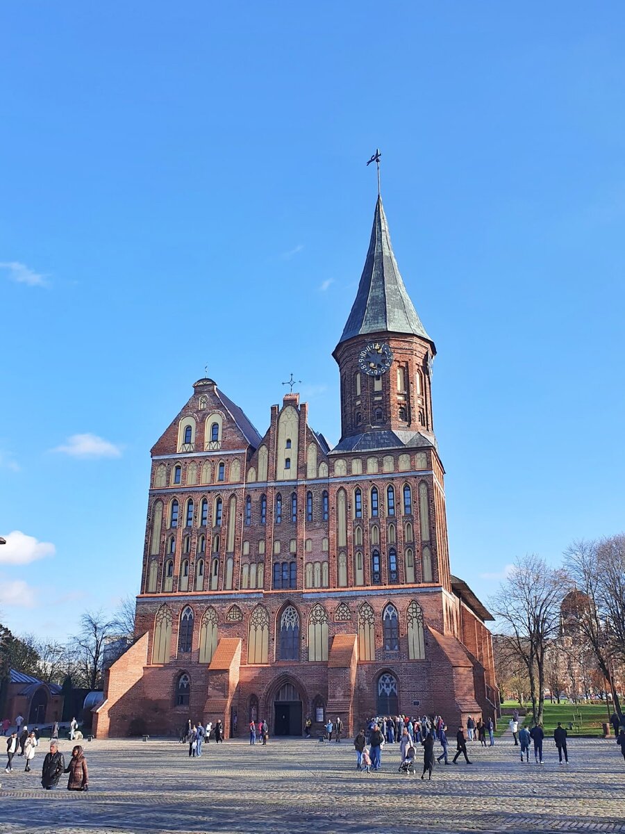 Кафедральный собор или Домский собор Богоматери и Святого Адальберта. Фото автора. 