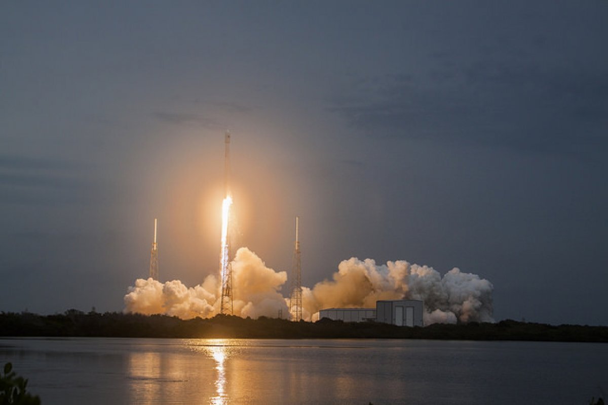    Ракета SpaceX вывела на орбиту два спутника связи компании SES