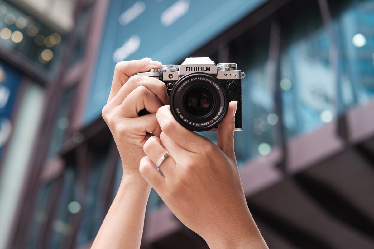 FUJIFILM X-T5 Announced - New 40.2MP Sensor in More Compact Body CineD