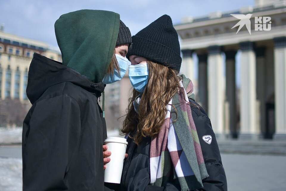     На сегодняшний день в Россиии от гриппа привито чуть больше половины совокупного населения. Алена МАРТЫНОВА, КП-Новосибирск