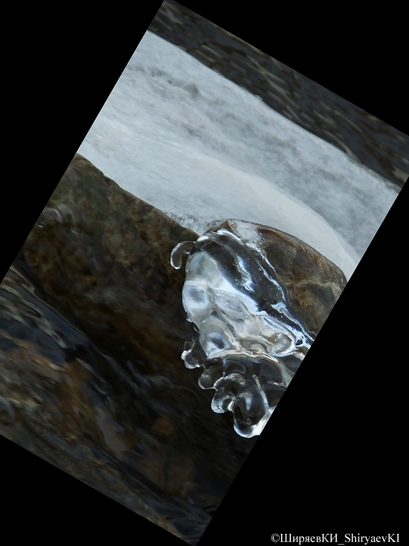 Янус влево,