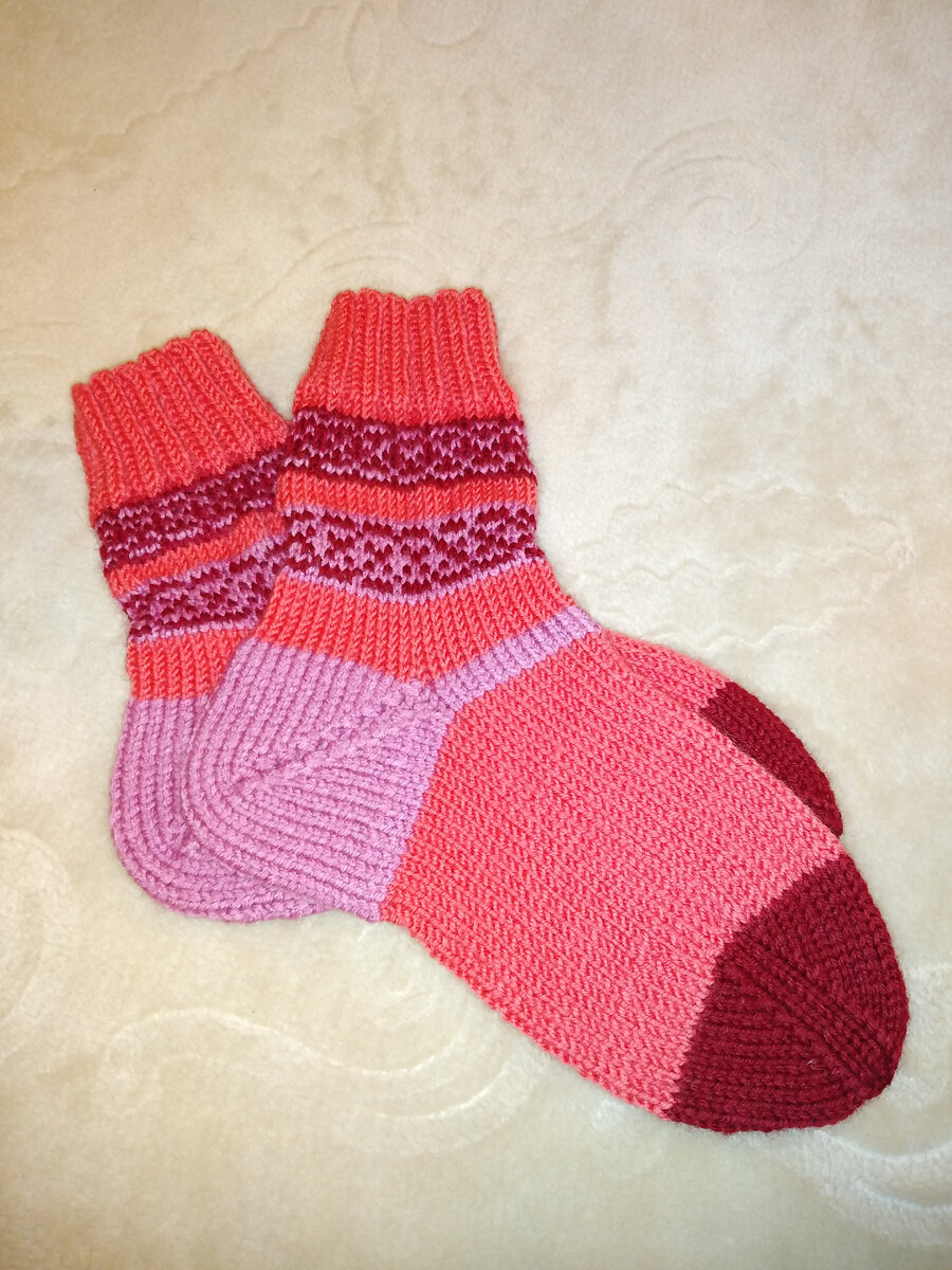 Фото автора. Носки с узором