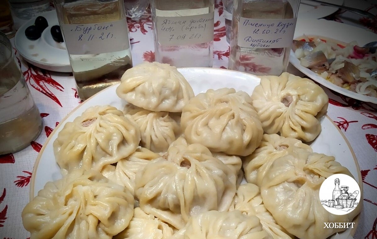 Ставшие традиционными на Новый год бурятские позы (буузы)