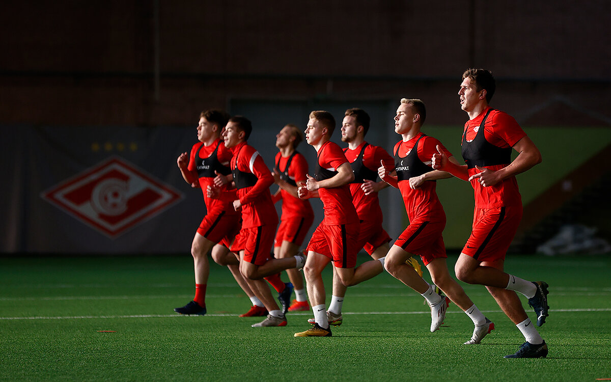 Команда уже начала тренироваться в Дубаях.