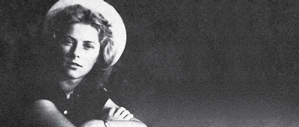 Марии тут около 20 лет. Это конец 1930-х.