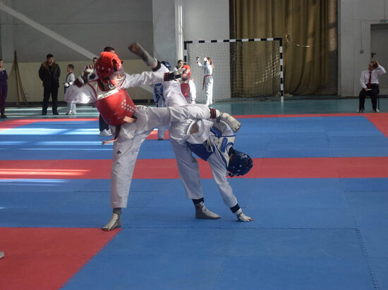     Зрелищные поединки провели тхэквондисты на первенстве Хабаровска. ФОТО: мэрия Хабаровска