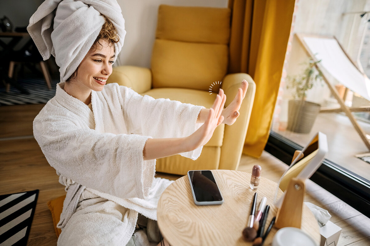     Как правильно подобрать и нанести базу для ногтей: топовые лайфхаки от лучших мастеров маникюра