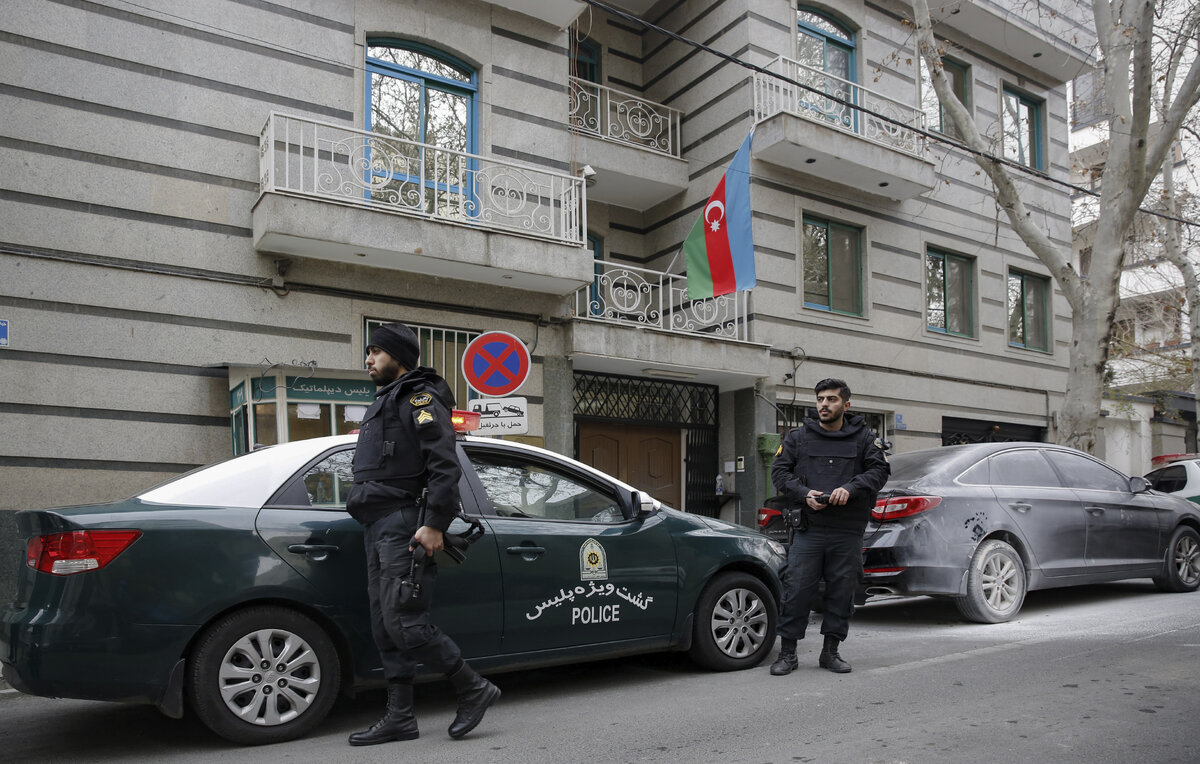    Здание посольства Азербайджана в Иране  EPA-EFE/ABEDIN TAHERKENAREH