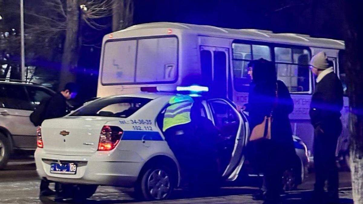    Полицейские оказывают помощь:t.me/POLICE_of_KZ