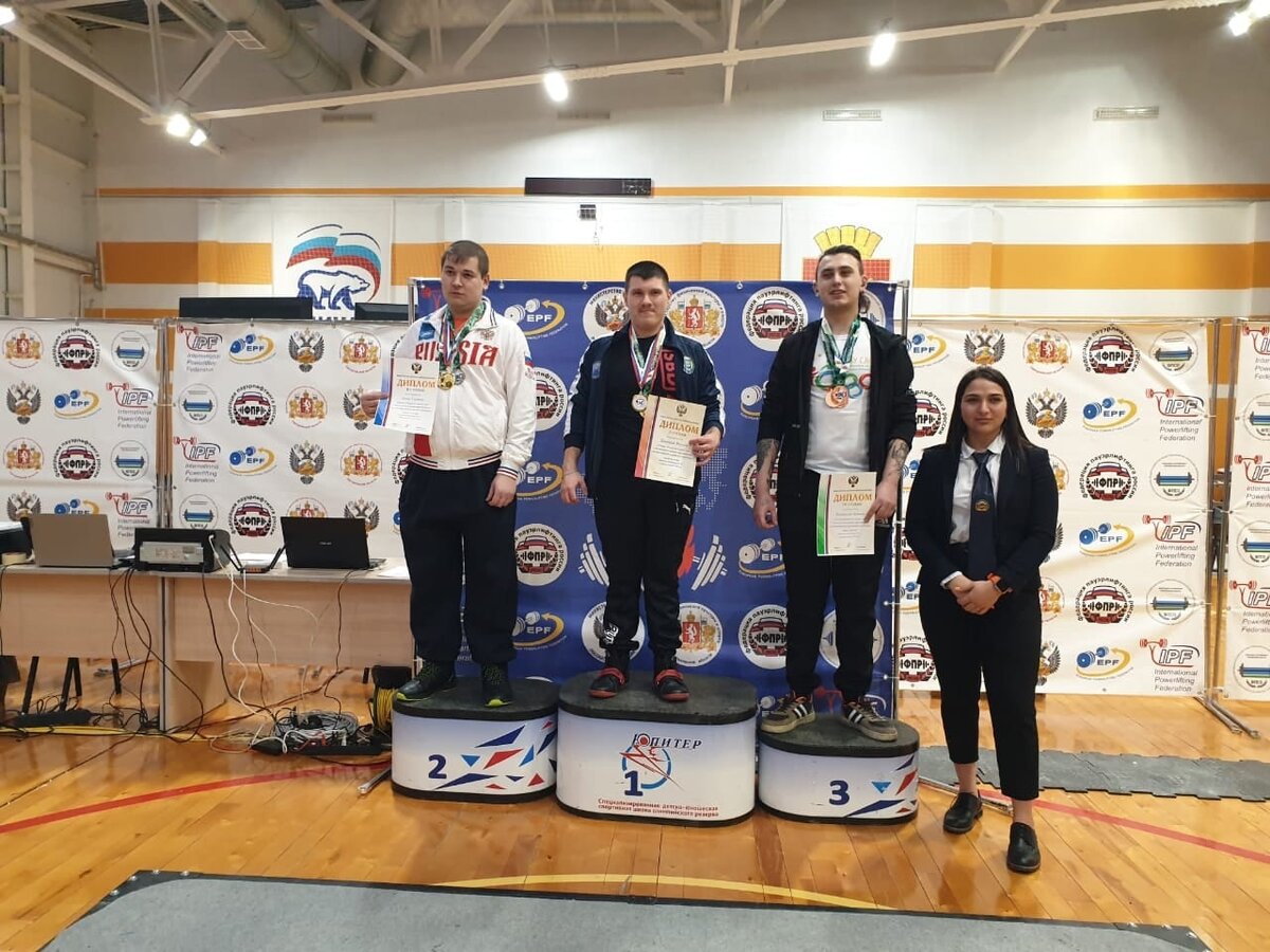    Югорские пауэрлифтеры вернулись с Кубка России с медалями