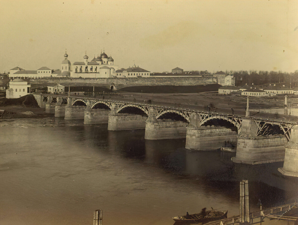 пешеходный мост в великом новгороде