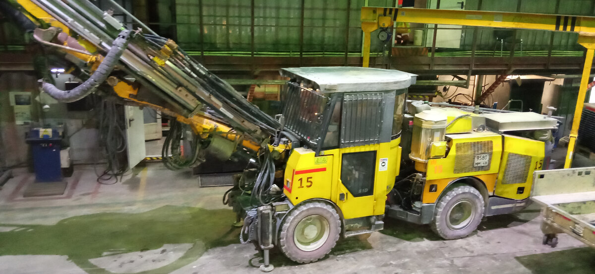 Фото: буровая установка 