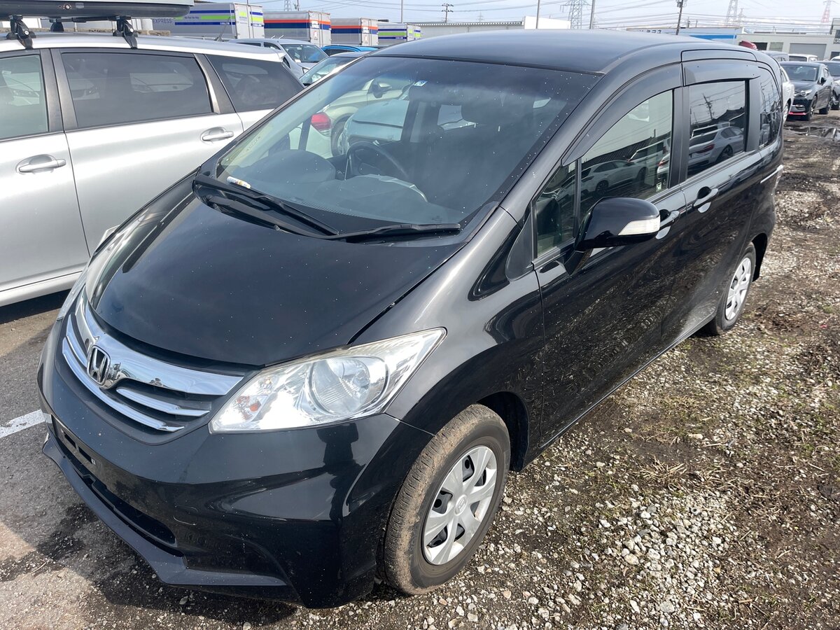 Honda freed g. Honda freed 2013. Хонда Фрид 2023 года гибрид. Toyota freed 2013 серая. Гибрид Япония.