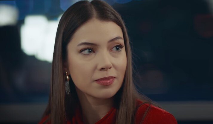 Элиф - невеста Эрхана. Кадр из сериала Эго