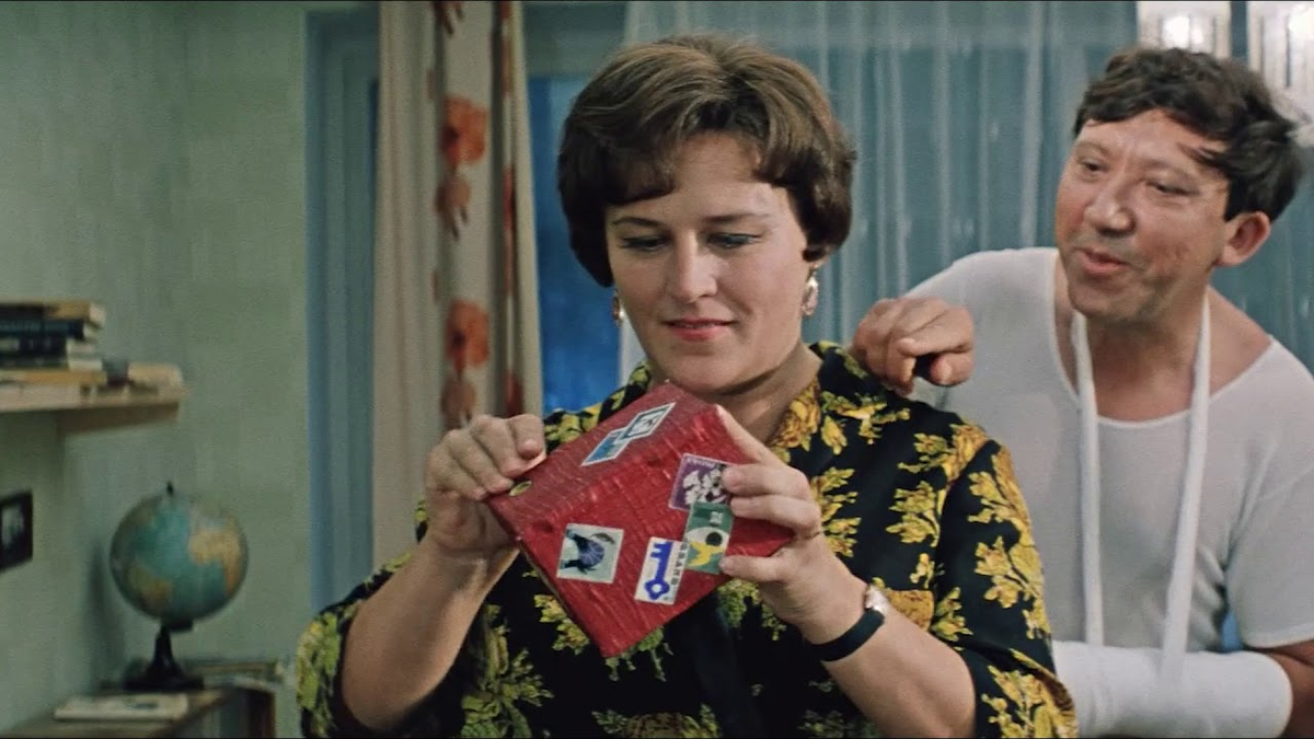 Кадр из фильма «Бриллиантовая рука»