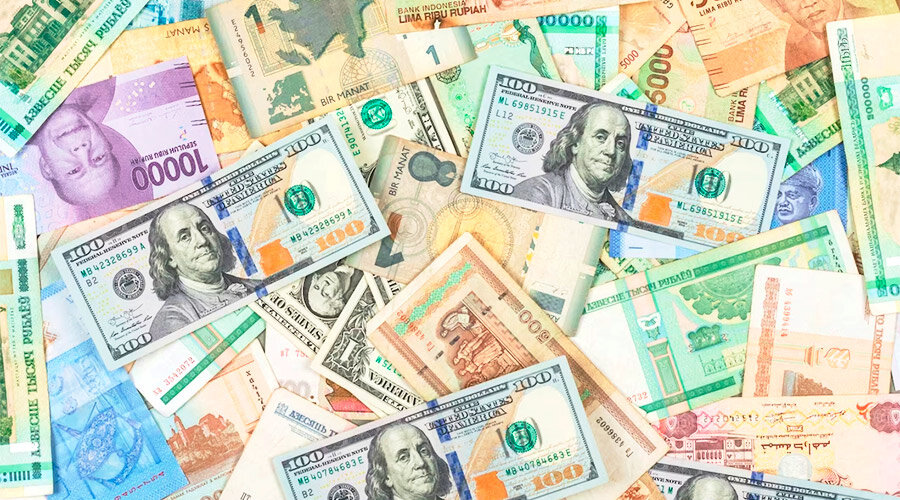 Фиатные валюты - это все официальные денежные знаки государств: рубль, евро, доллар США, юань, фунт стерлингов и т.д.