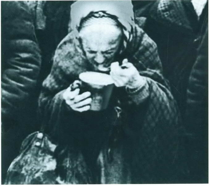 голод в блокадном ленинграде. блокадный ленинград голодные люли. блокада ленинграда голодные. блокада ленинграда голод. блокада ленинграда голод хлеб.