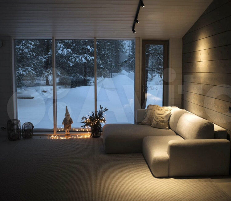 Как ощущения, товарищи параноики? Чувствуете слияние с природой? 😂 Фото реального дома с сайта а.ито 