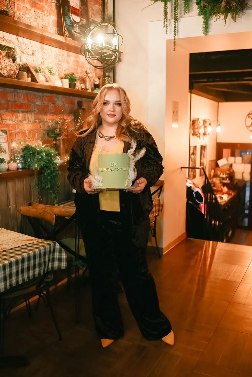     Ростовчанке подобрали образ и сделали стильную укладку. Фото: из архива героини публикации