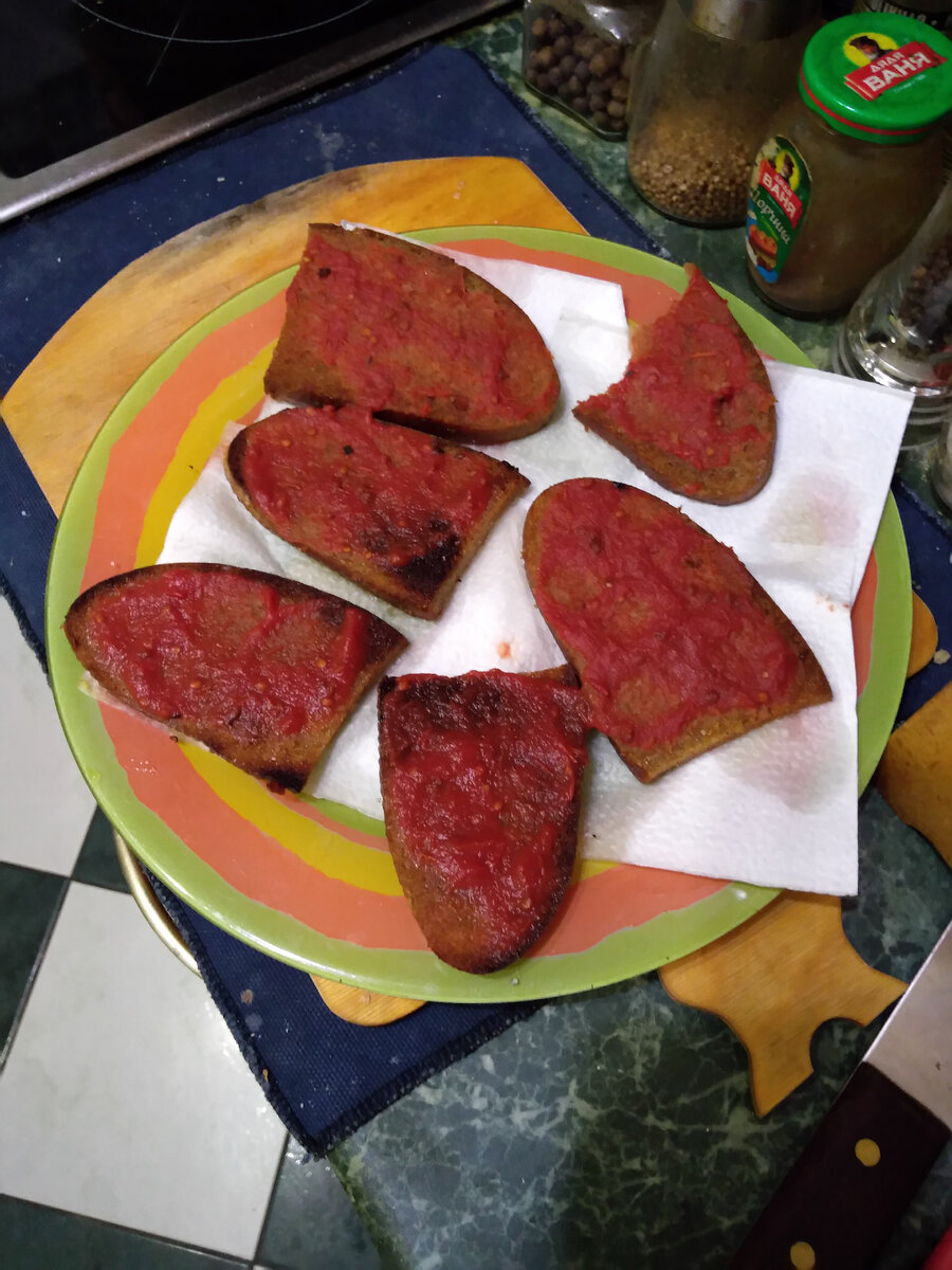 Хлеб с томатом. Pan con tomate. Элементарные, легендарные и простые крутоны  Испании. | Эксклюзивчик | Дзен