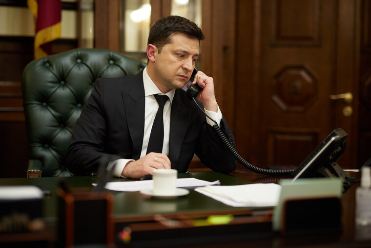    Владимир Зеленский ввел ограничения против девяти екатеринбургских топ-менеджеров