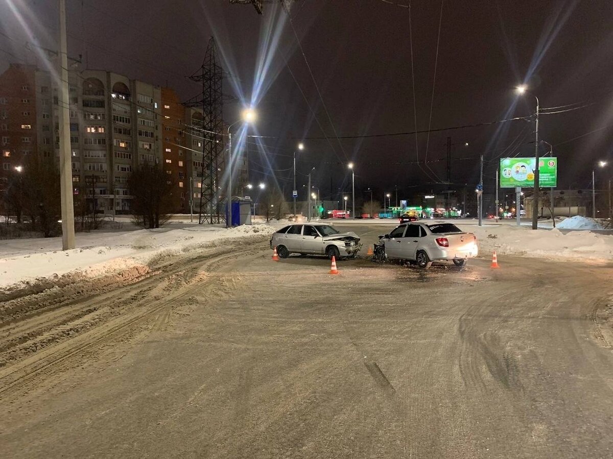  📷    В Оренбурге в ДТП на улице Карагандинской 33-летняя пассажирка получила травму головы Андрей Севостьянов