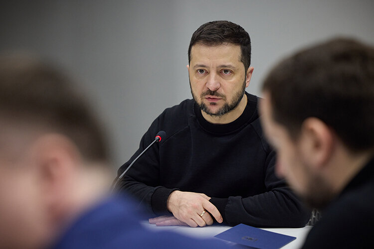   «Владимир Александрович мыслит другими категориями. Если он с легкостью отдал два региона — Запорожье и Херсон — и не было такого принципиального волнения (во всяком случае визуально его не обнаружилось), то сложно сказать, как это будет влиять на настроение Зеленского» Фото: © President Of Ukraine / Keystone Press Agency / www.globallookpress.com