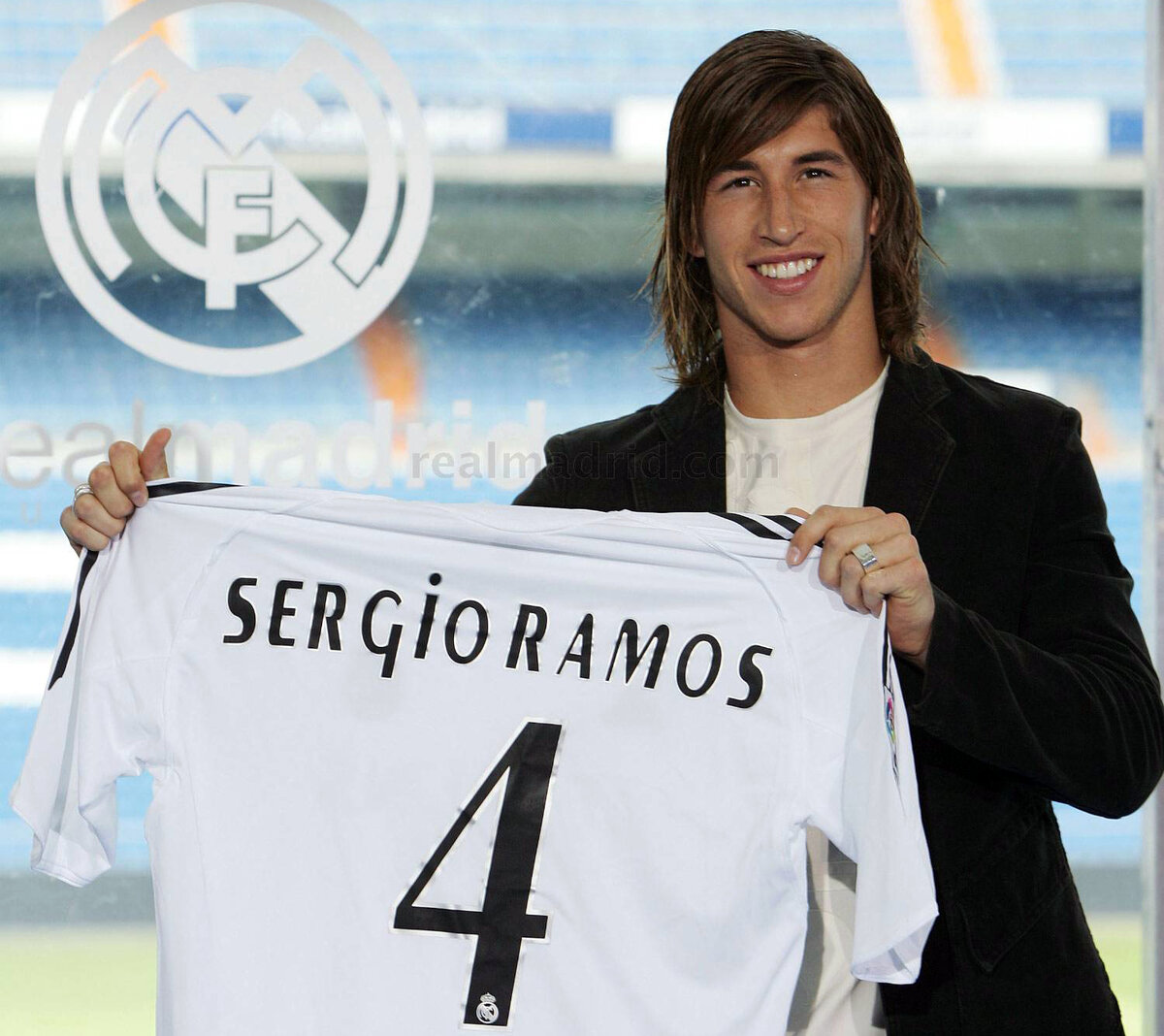 Серхио Рамос во время презентации в 2005 году. Фото с сайта realmadrid.com 