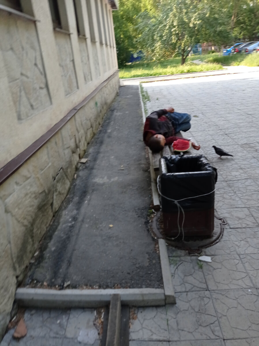 Ел, ел и устал