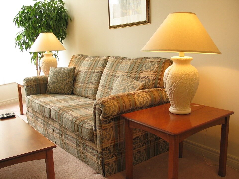 мебель из натурального дерева заряжает квартиру позитивной энергетикой