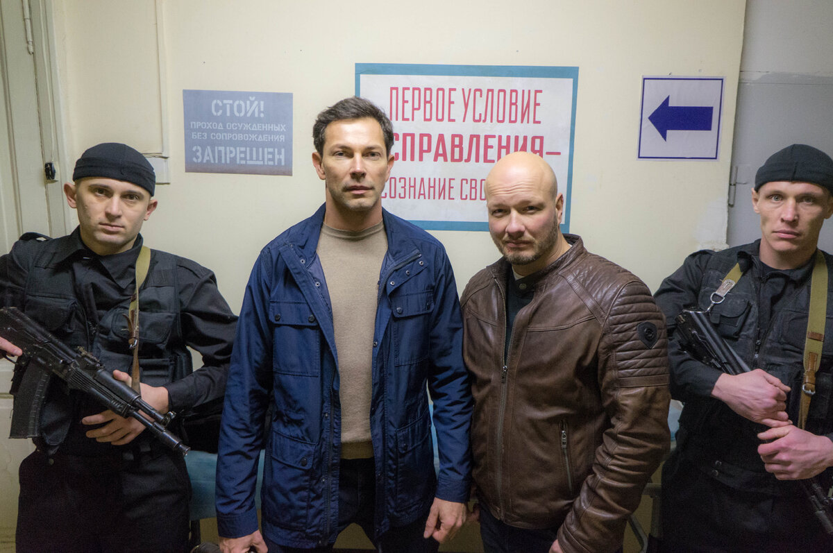 Кирилл Рубцов в роли Бориса Аврутина и Никита Панфилов в роли Дениса Глебова. Кадр из сериала