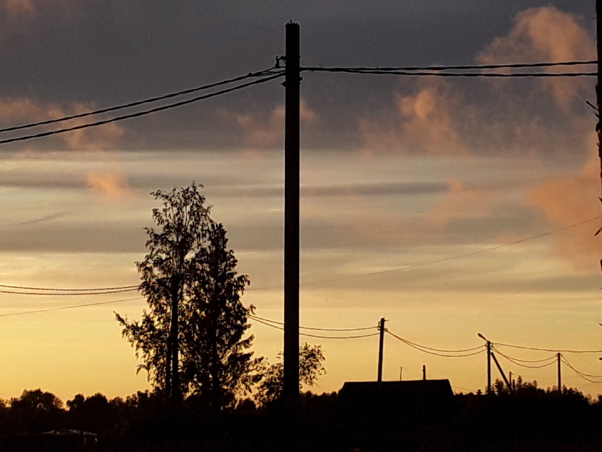 Деревня вечером. Фото из личного архива.