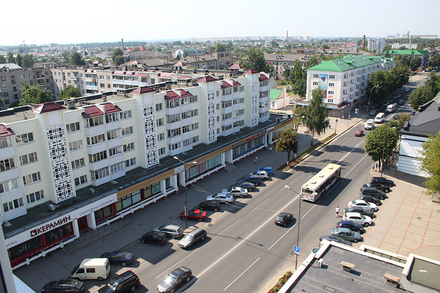 Именно здесь обнаружился подземный ход во время строительства гостиницы «Горизонт»