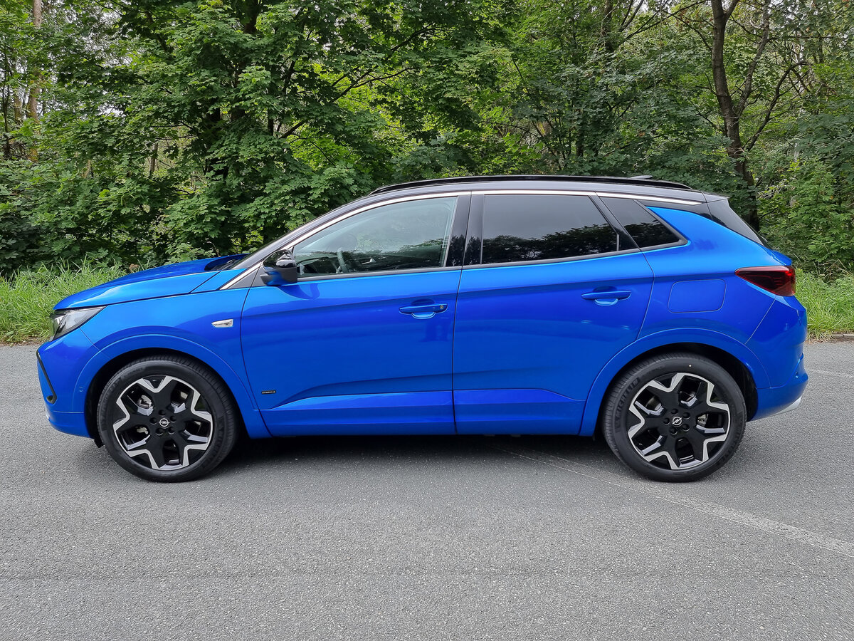 Opel Grandland: по-прежнему возможна окраска в два цвета с другим цветом крыши.