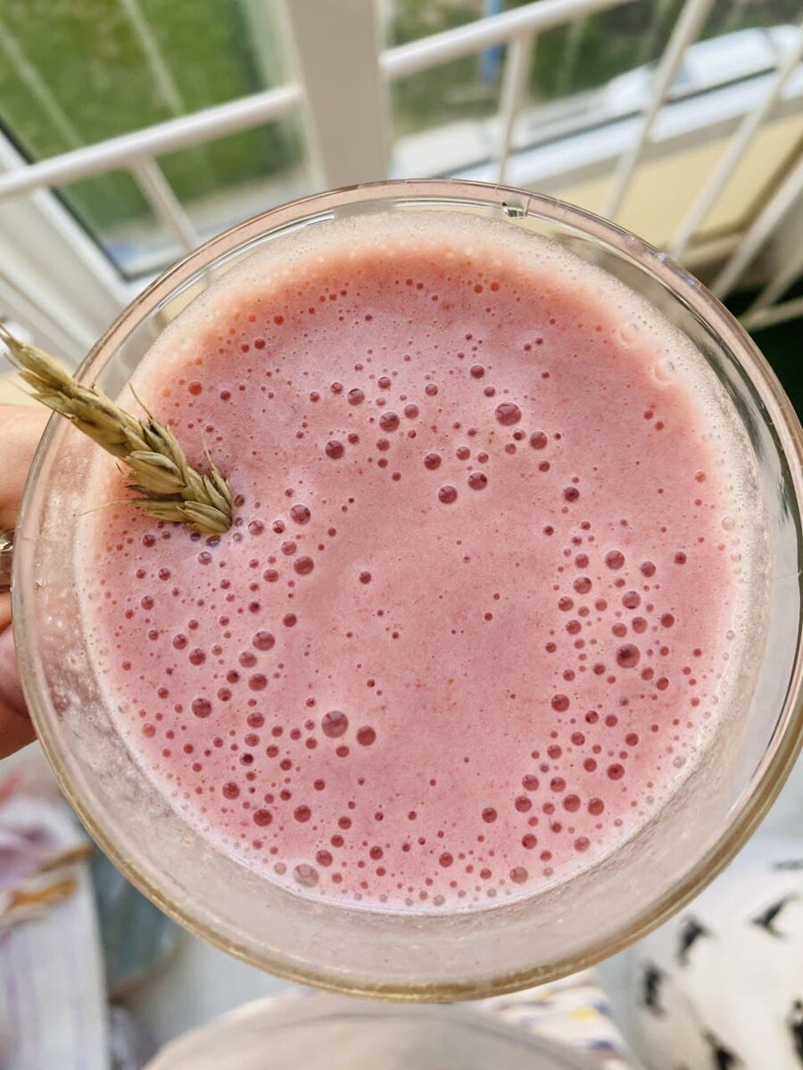 Так выглядит мой завтрак: живой йогурт из зелёной гречки