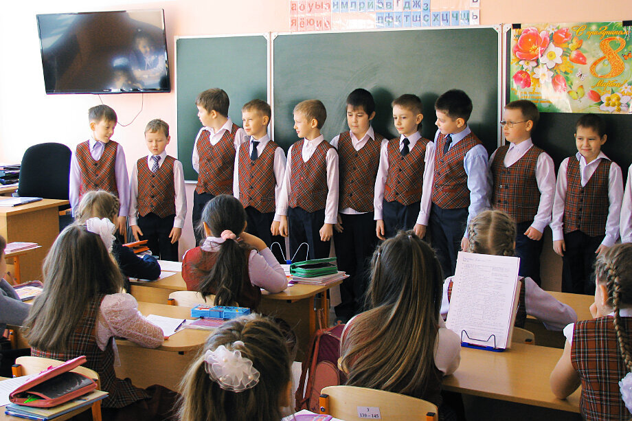 8 марта 2015 года. Праздники раздельные классы всегда отмечали вместе. Фото: Дарья Воронина/Octagon.Media