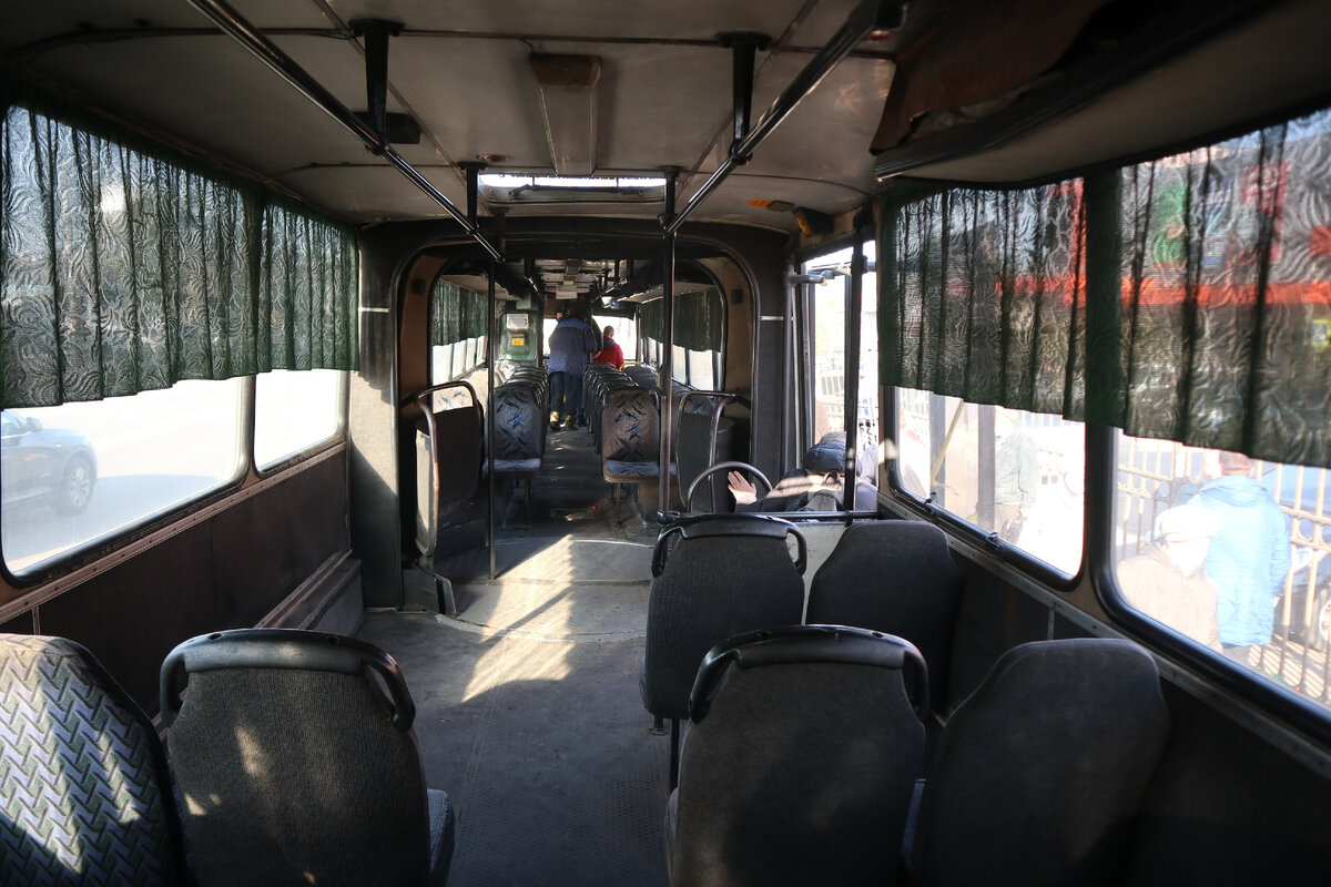 Последние "икарусы" России работают в Курске